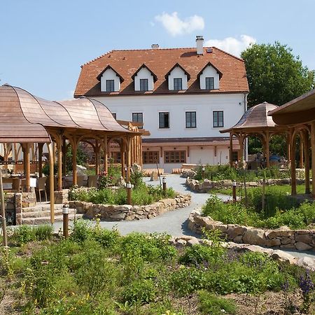 Babiccina Zahrada Penzion & Restaurant Průhonice Zewnętrze zdjęcie